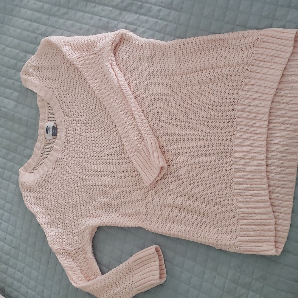 Light weight sweater